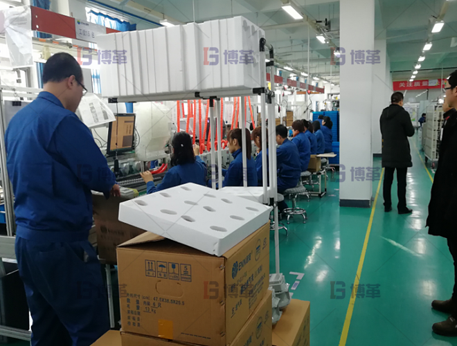 采用雙邊流水線,節(jié)約空間,電子組裝材料水蜘蛛配送。 采用雙邊流水線,節(jié)約空間,電子組裝材料水蜘蛛配送。