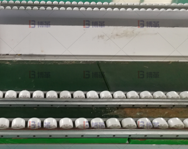 電子制造一般體積較小,使用精益管搭建貨架和無(wú)動(dòng)力滑動(dòng)部件,節(jié)約成本,提高效率。 電子制造一般體積較小,使用精益管搭建貨架和無(wú)動(dòng)力滑動(dòng)部件,節(jié)約成本,提高效率。